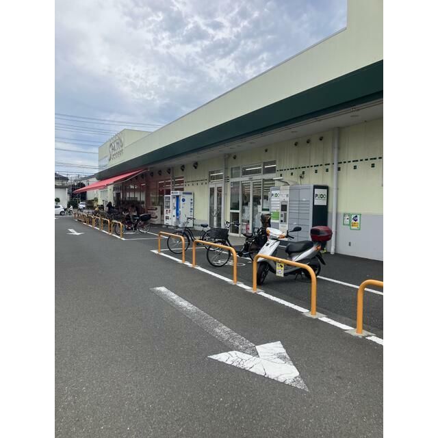 近くのスーパーマーケットエスパティオ小和田店まで776m（徒歩10分）