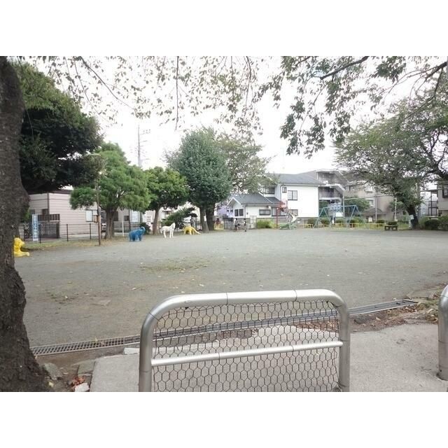 近くの松ヶ丘公園まで260m(徒歩4分)