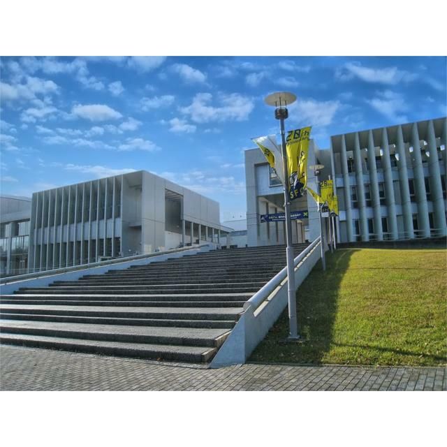 近くの慶應義塾大学湘南藤沢キャンパスまで4,311m(徒歩54分)