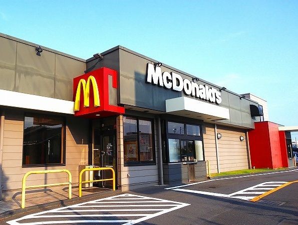 近くのマクドナルドまで450m(徒歩6分)