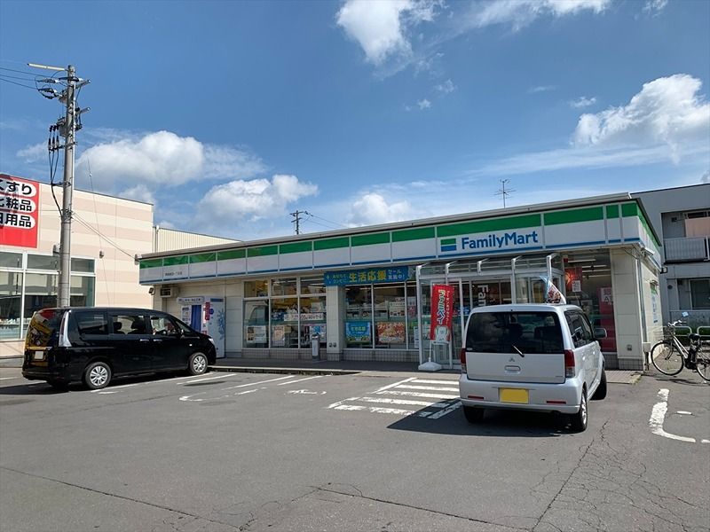 近くのファミリーマート 青森新田一丁目店まで112m(徒歩2分)