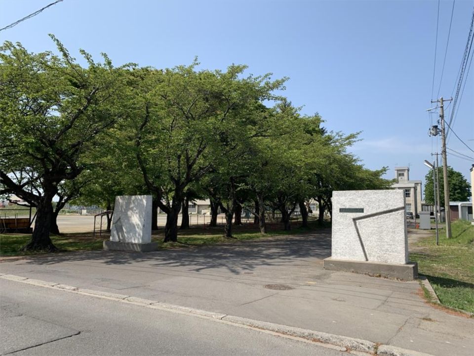 近くの青森市立原別小学校まで1,434m(徒歩18分)