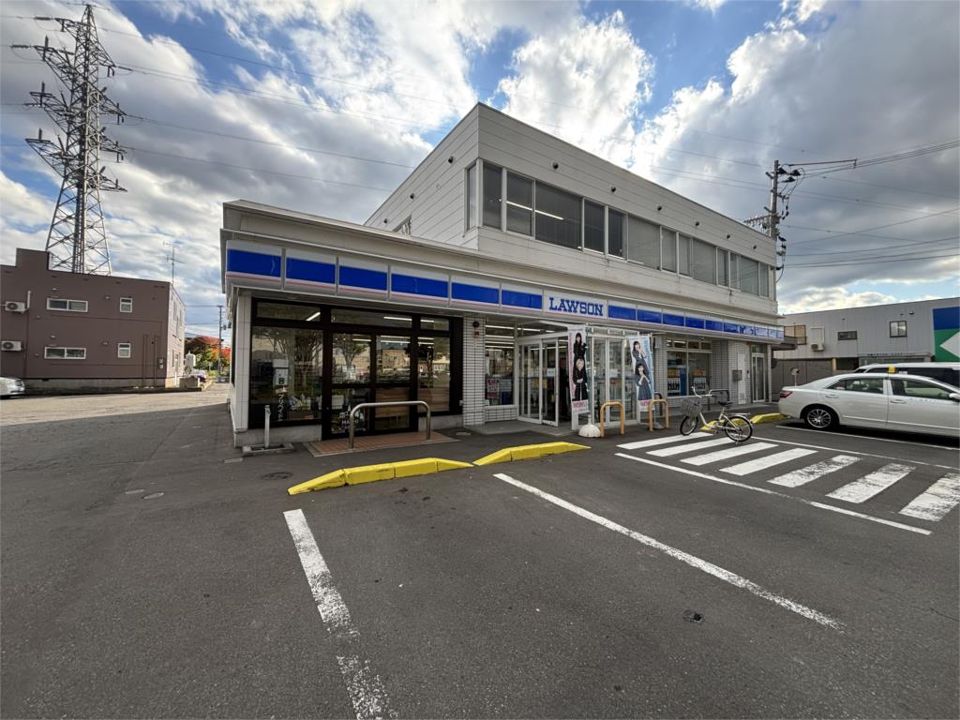 近くのローソン 青森青葉店まで98m(徒歩2分)