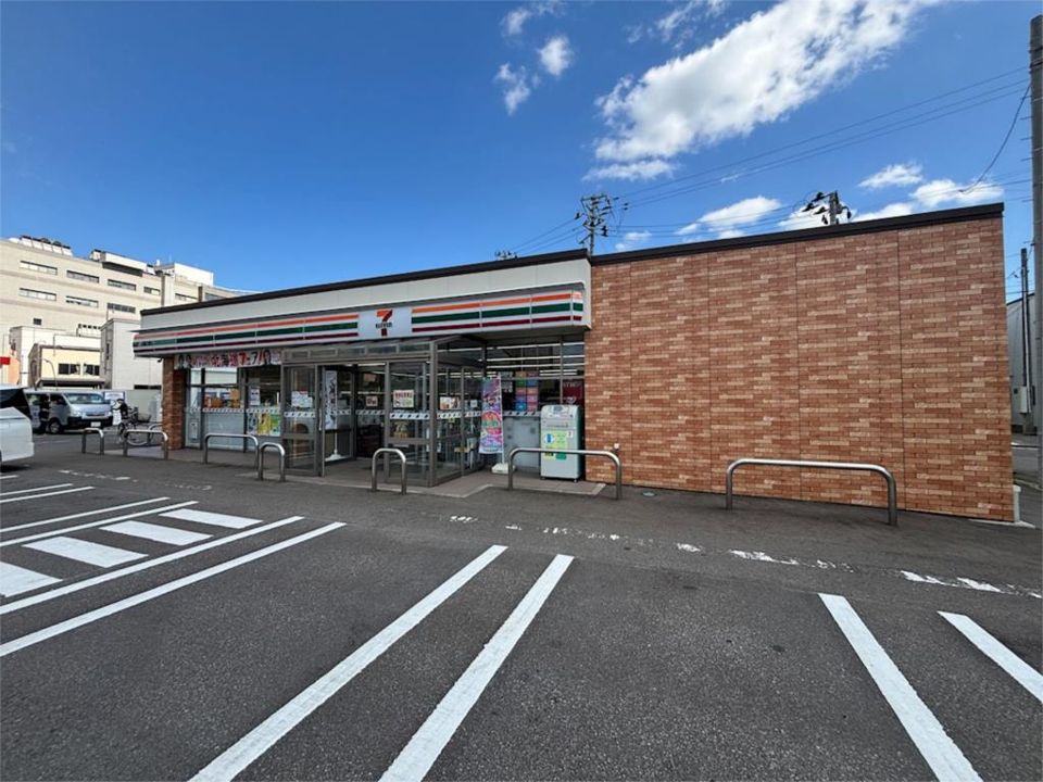 近くのセブンイレブン 青森橋本2丁目店まで383m(徒歩5分)