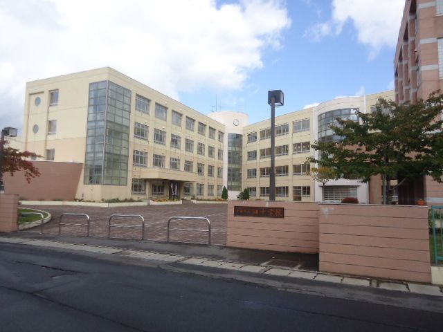近くの青森市立佃中学校まで2,094m(徒歩27分)