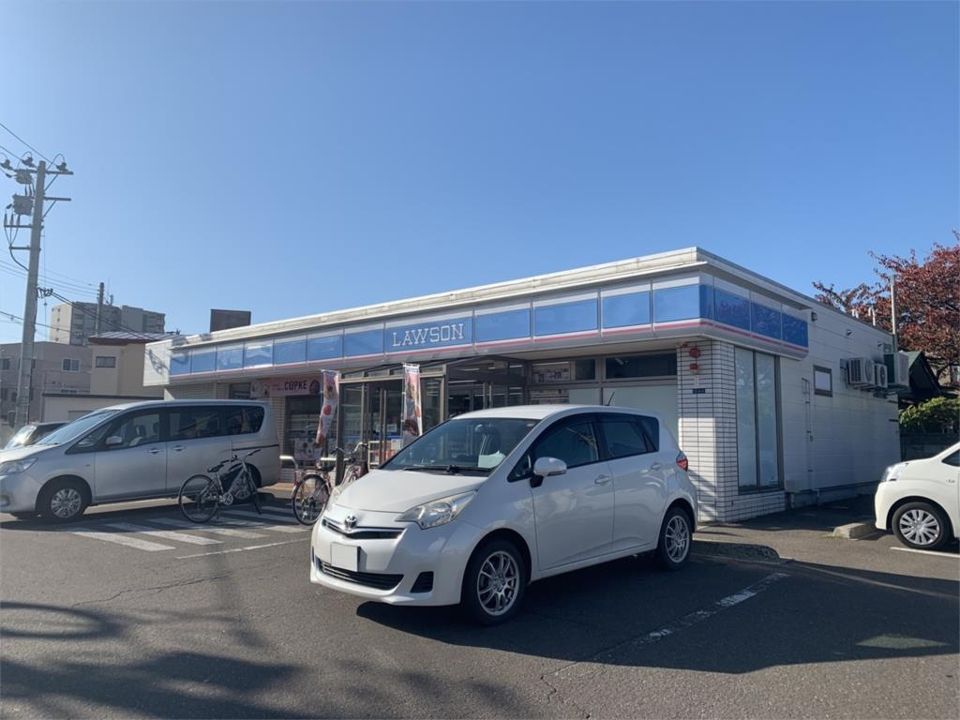 近くのローソン 青森篠田二丁目店まで259m(徒歩4分)