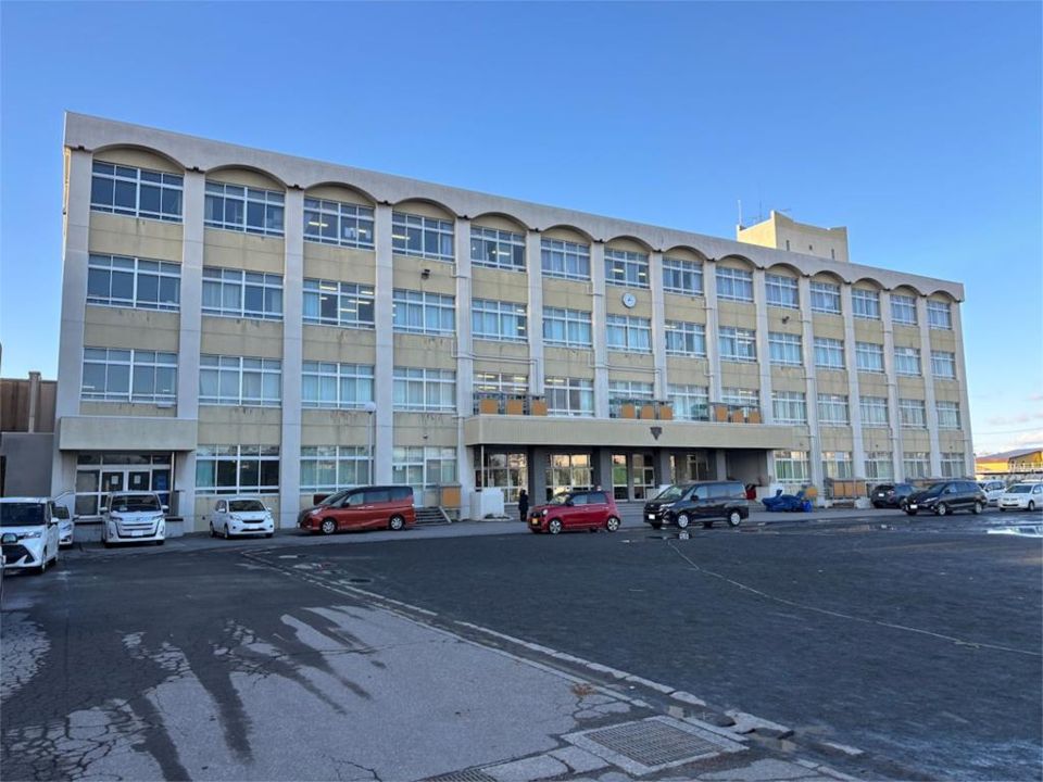 近くの青森市立篠田小学校まで909m(徒歩12分)