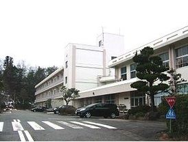 近くの豊岡市役所本庁舎まで1,591m（徒歩20分）