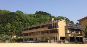 近くの豊岡市立城崎小学校まで365m(徒歩5分)