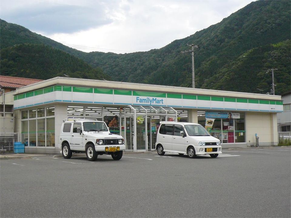 近くのファミリーマート 城崎湯島店まで1,854m(徒歩24分)