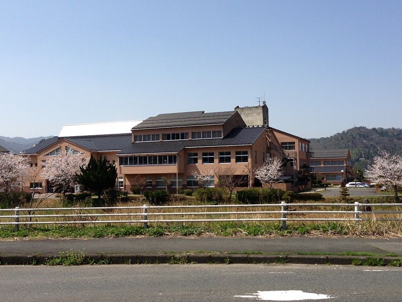 近くの豊岡市立出石中学校まで898m(徒歩12分)