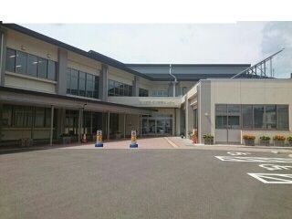 近くの福島市役所松川支所まで1,180m(徒歩15分)