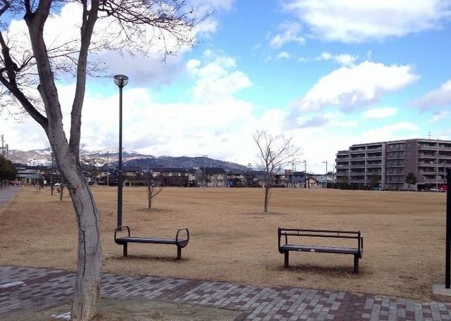 近くのふくしま北中央公園まで300m(徒歩4分)