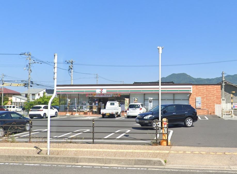 近くのセブンイレブン 出雲白枝町店まで735m（徒歩10分）