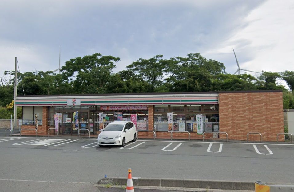 近くのセブンイレブン 江津浅利店まで261m（徒歩4分）