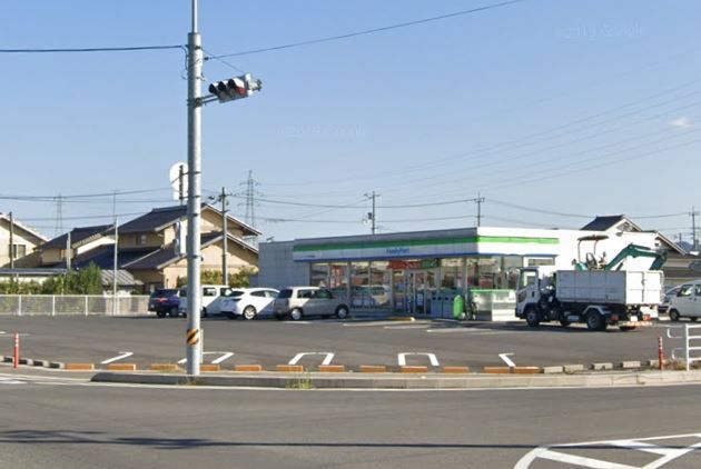 近くのファミリーマート JAいずも高岡店まで728m（徒歩10分）