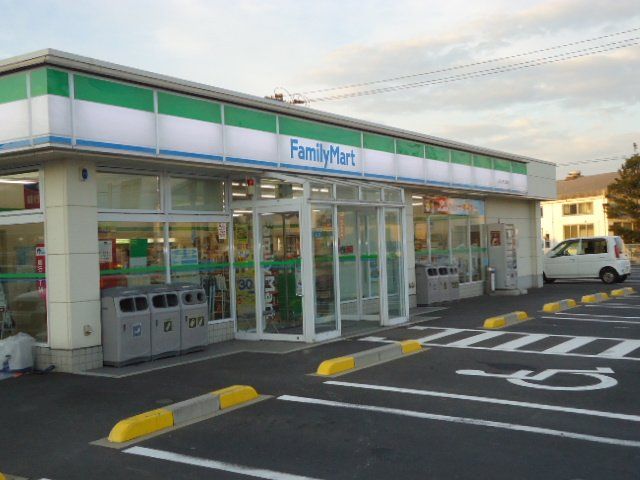 近くのファミリーマートJAいずも高松店まで585m（徒歩8分）