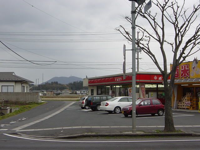 近くのポプラ出雲塩冶店（コンビニ）まで417m（徒歩6分）