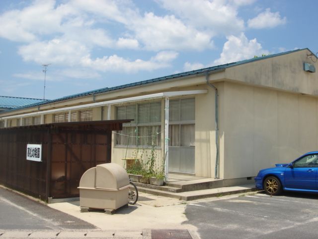 近くの高松幼稚園まで330m（徒歩5分）