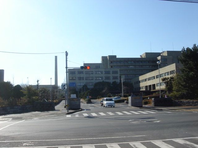 近くの島根大学医学部附属病院まで884m（徒歩12分）