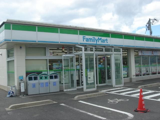 近くのファミリーマートJAいずも大社店まで619m（徒歩8分）