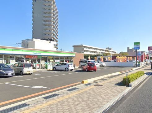 近くのファミリーマート 出雲北本町店まで875m(徒歩11分)