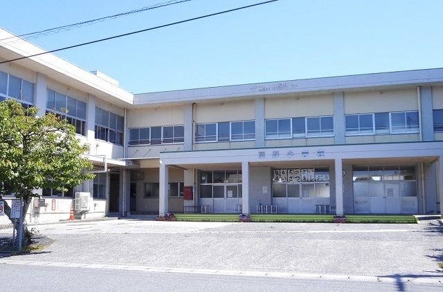 近くの出雲市立西野小学校まで1,500m(徒歩19分)