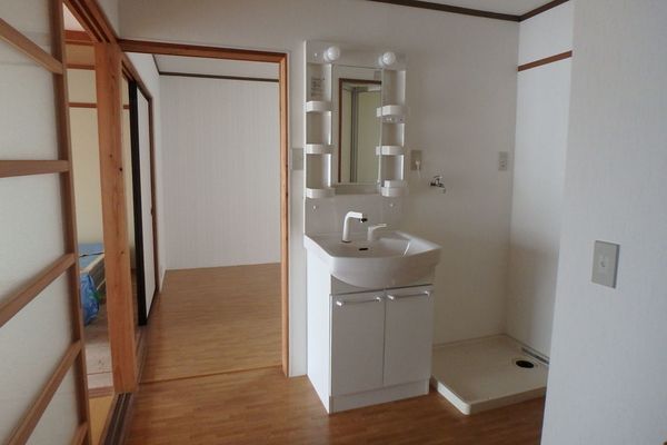 近くのローソン 出雲塩冶有原店まで628m（徒歩8分）