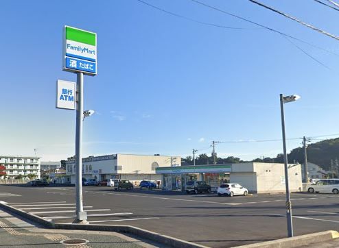 近くのファミリーマート JAいずも塩冶東店まで214m（徒歩3分）