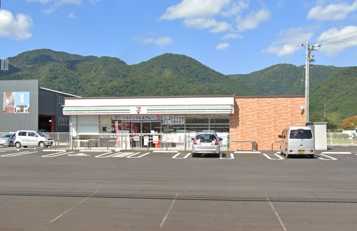 近くのセブンイレブン 出雲武志町店まで278m（徒歩4分）