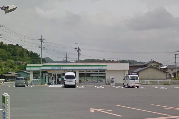 近くのファミリーマート 雲南加茂店まで511m(徒歩7分)