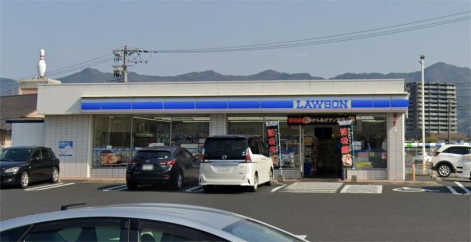 近くのローソン 出雲市役所前店まで678m（徒歩9分）