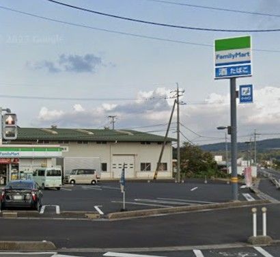 近くのファミリーマート 斐川荘原町店まで460m(徒歩6分)