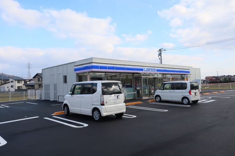 近くのローソン 出雲荻杼町店まで848m（徒歩11分）