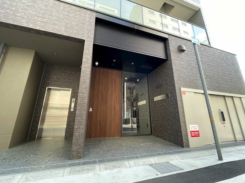 近くのローソン JR尼崎駅前店まで104m(徒歩2分)