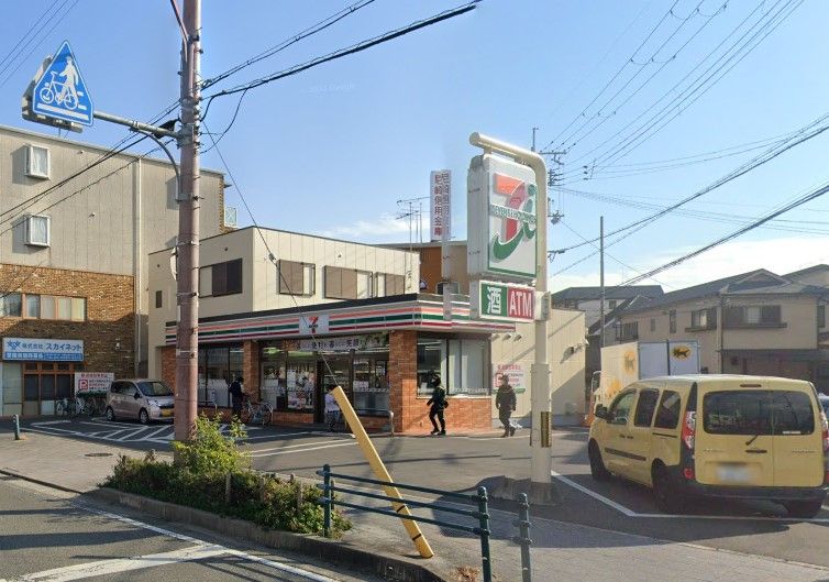 近くのセブンイレブン 尼崎食満7丁目店まで407m（徒歩6分）