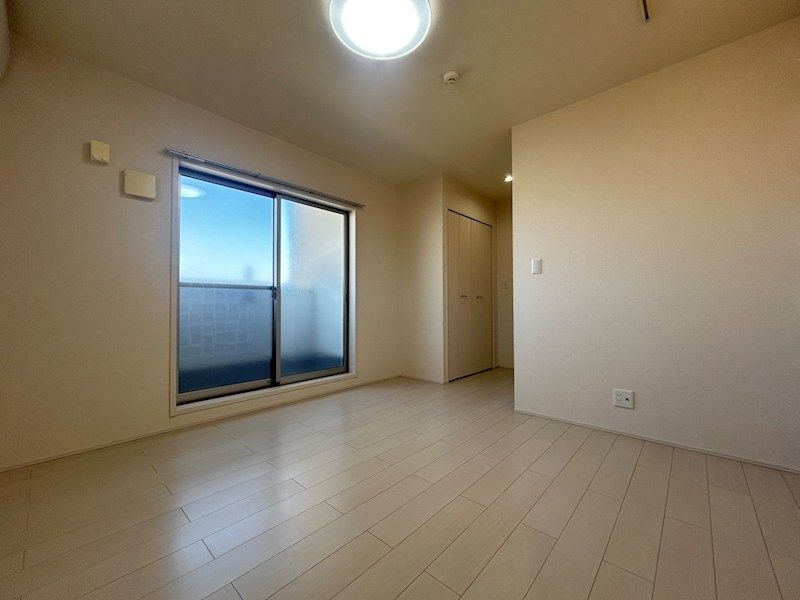 近くのローソン 尼崎西立花町三丁目店まで129m（徒歩2分）