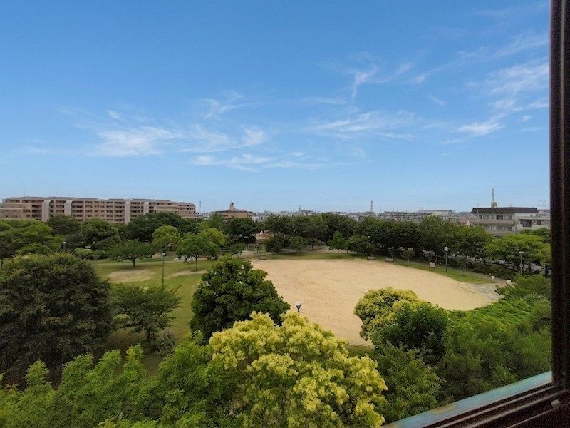 近くのローソン 伊丹南野六丁目店まで344m（徒歩5分）