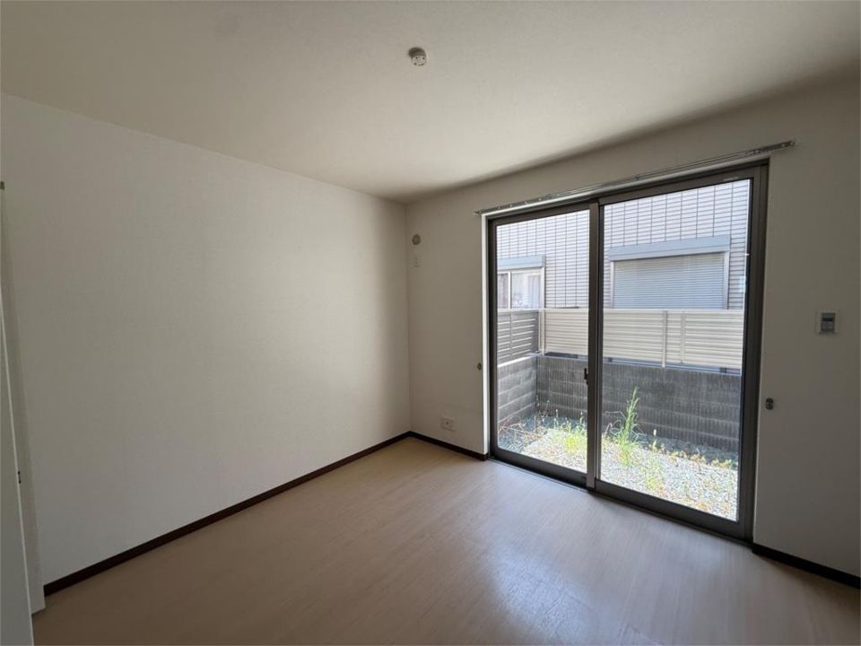 近くのセブンイレブン 西宮小松町2丁目店まで104m（徒歩2分）