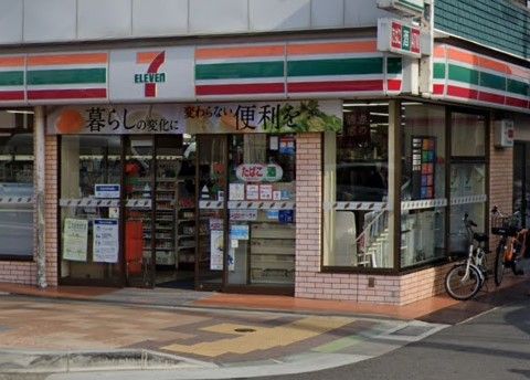 近くのセブンイレブン 神戸新在家駅前店まで183m(徒歩3分)