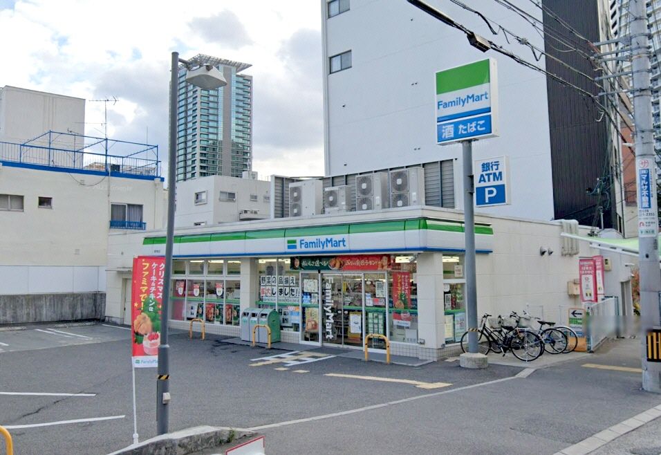 近くのファミリーマート 熊内町店まで124m（徒歩2分）