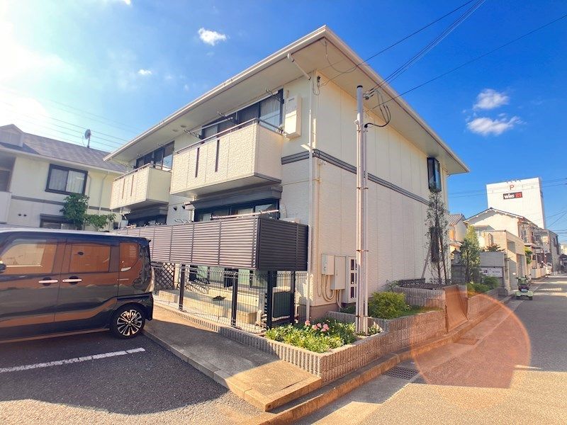 アパートメントff B棟の外観画像