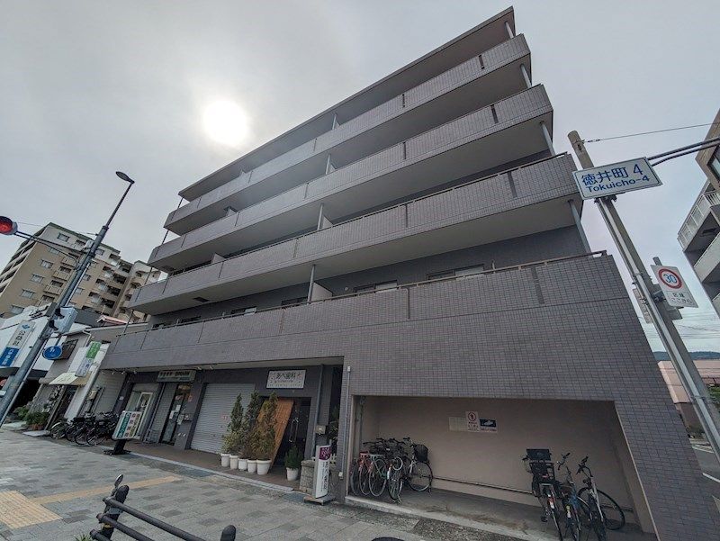 ファミリーハイツ徳井の外観画像