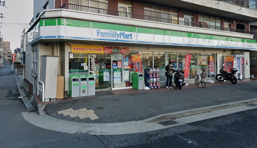 近くのファミリーマート 神戸深江店まで111m（徒歩2分）