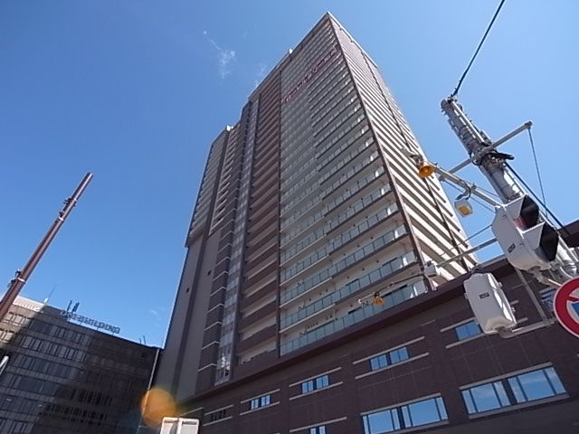 ローレルタワー尼崎の外観画像