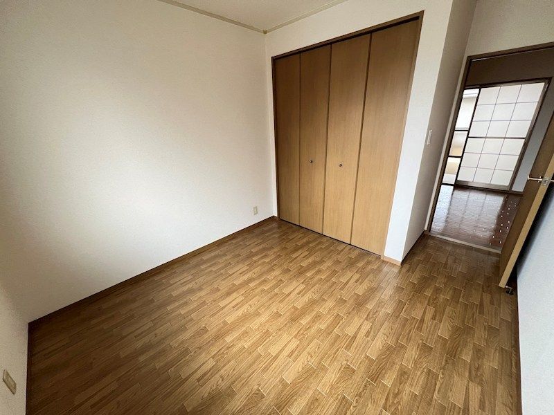 ベッドルーム