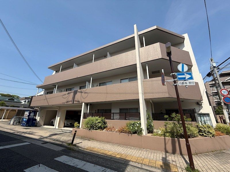 エバーグリーンフラッツの外観画像