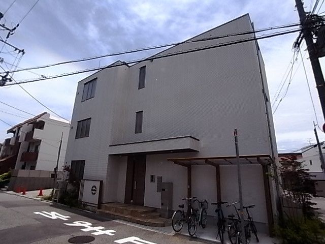 エモーションの外観画像