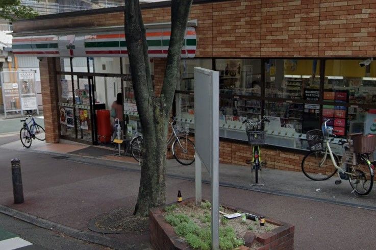 近くのセブンイレブン 芦屋打出駅北店まで24m（徒歩1分）