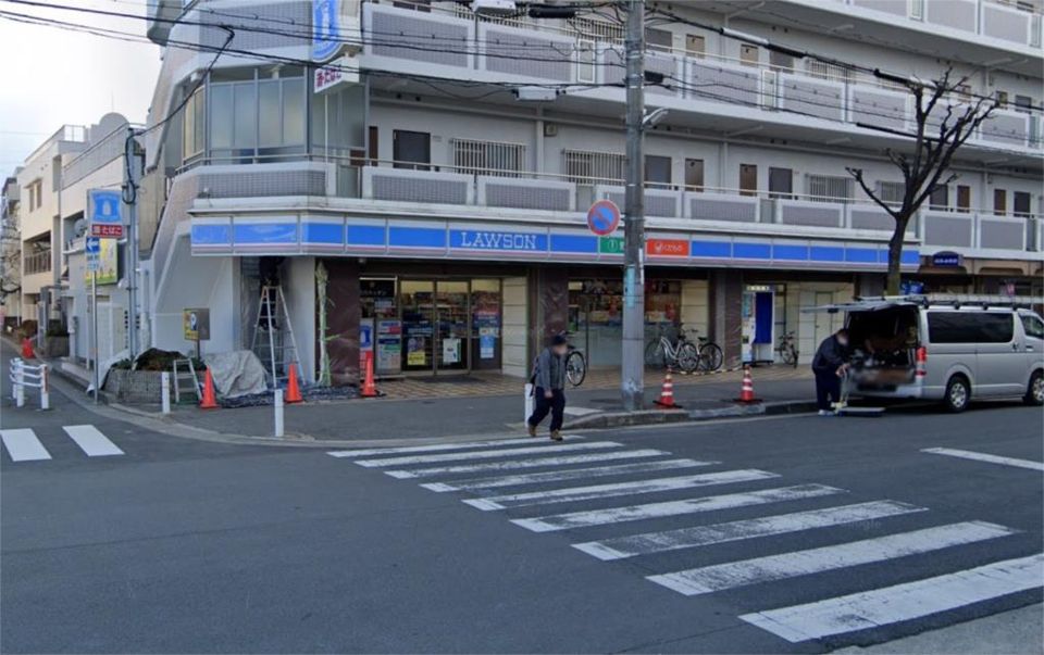 近くのローソン 尼崎東園田五丁目店まで74m（徒歩1分）
